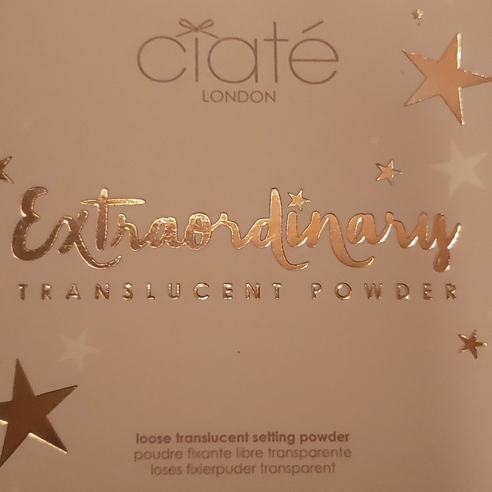 Extraordinary translucent settling powder